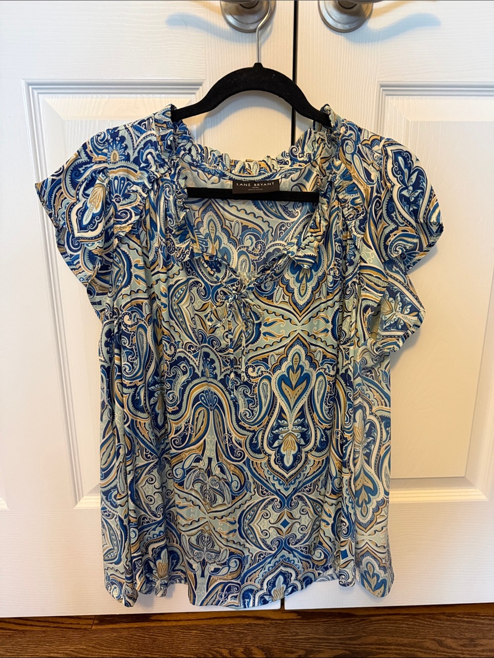 Lane Bryant Blue and Cream Paisley Short Sleeve Blouse